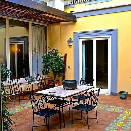 Bed and breakfast Riviera Di Chiaia Turrisi Nápoles